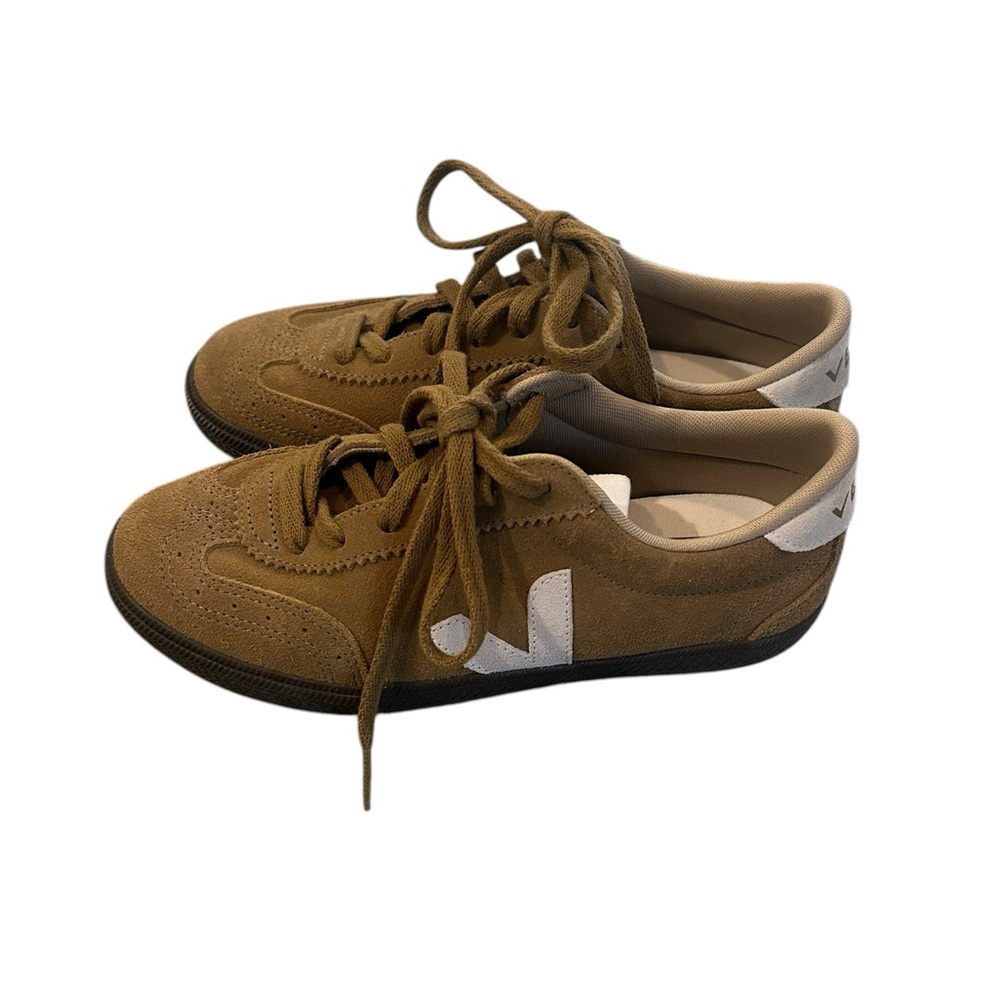 Veja Brown Suede Campo Sneakers with White V Logo size 6 never worn